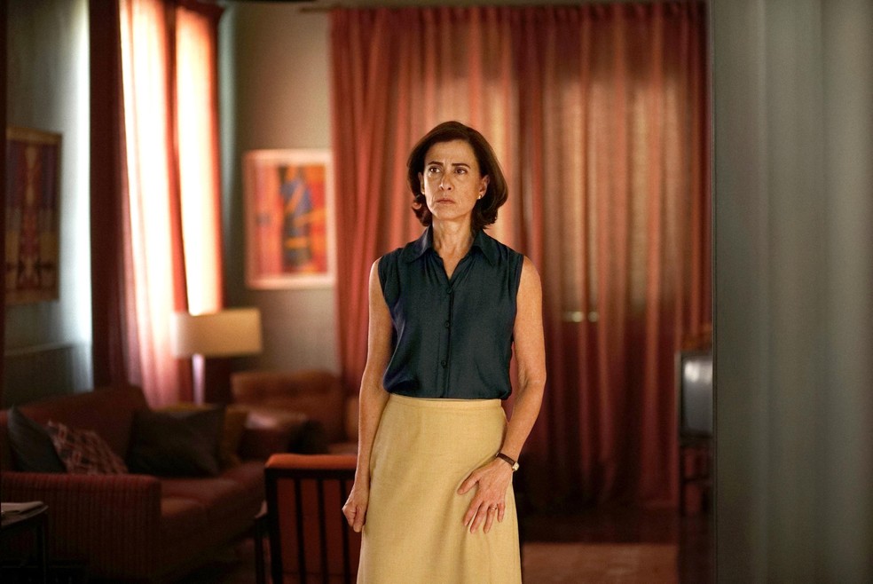 Fernanda Torres em cena de Ainda Estou Aqui — Foto: Alile Dara Onawale/Divulgação