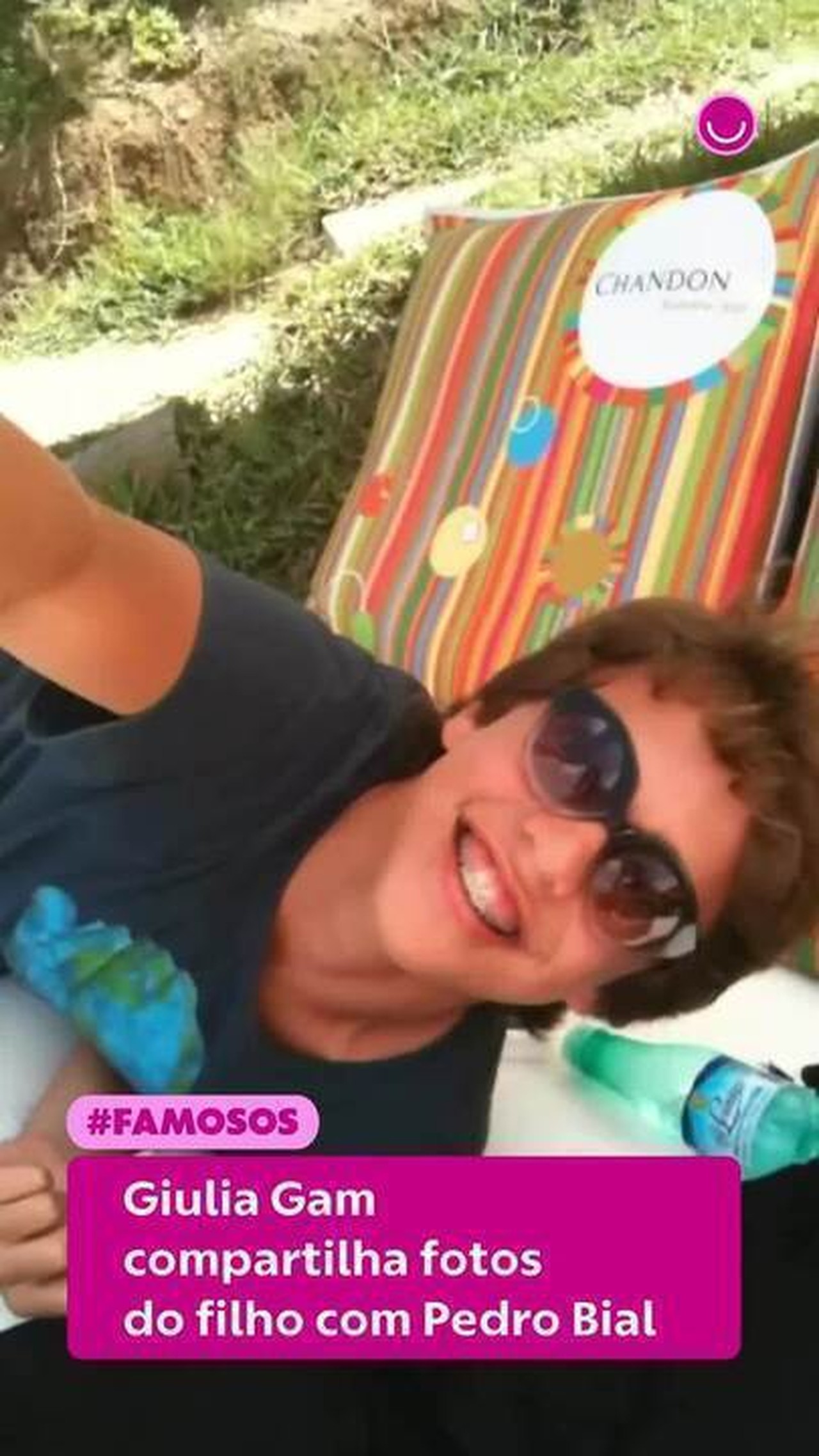 Giulia Gam relembra foto de biquíni grávida de Theo, filho com Pedro Bial