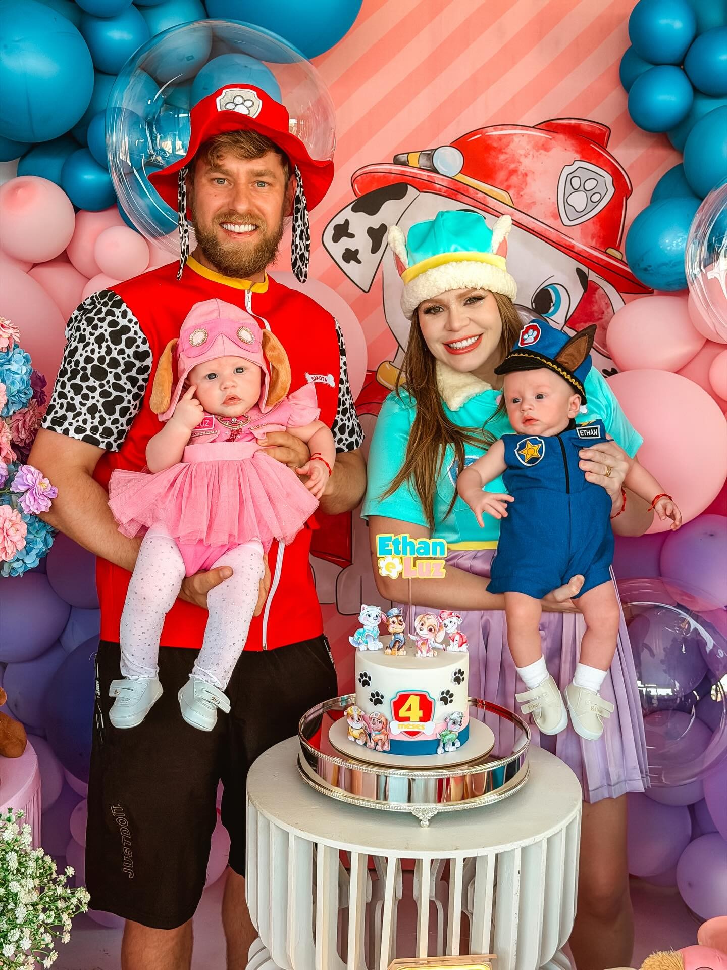 Paulinha Leite se fantasia para 'mêsversário' de gêmeos e brinca: 'Mamãe se empolgou'