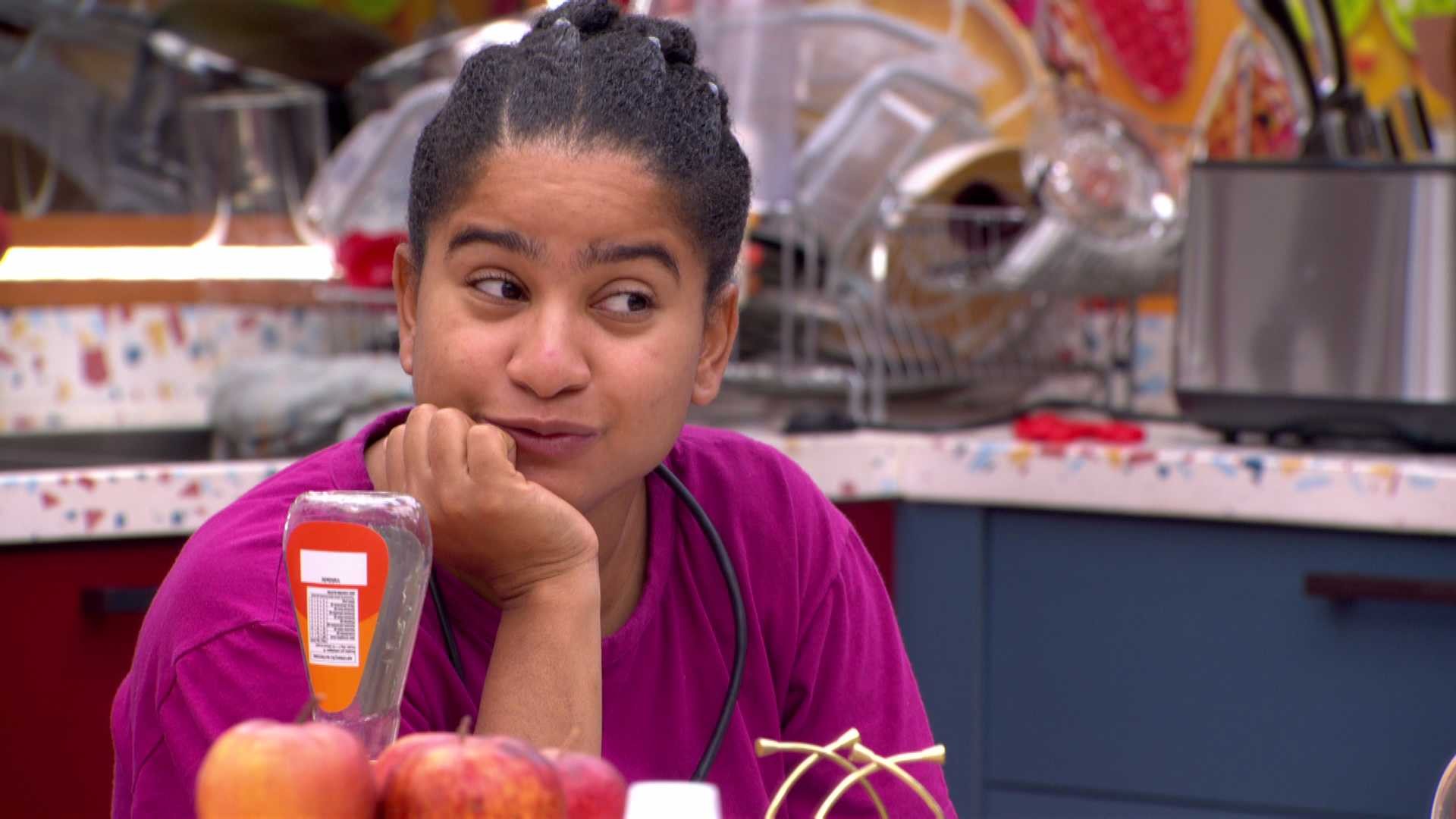 Milena fala de personalidade 'ranzinza' de gêmea e imagina entrada dela em edição futura