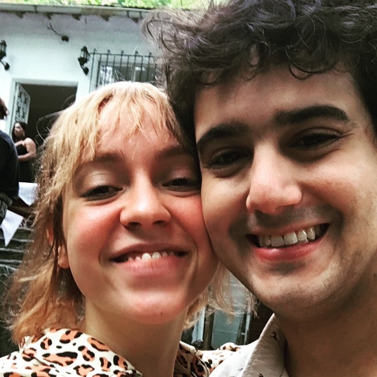 Sauma celebra um ano de namoro com a atriz Valentina Bandeira 'O mundo é nosso, meu amor