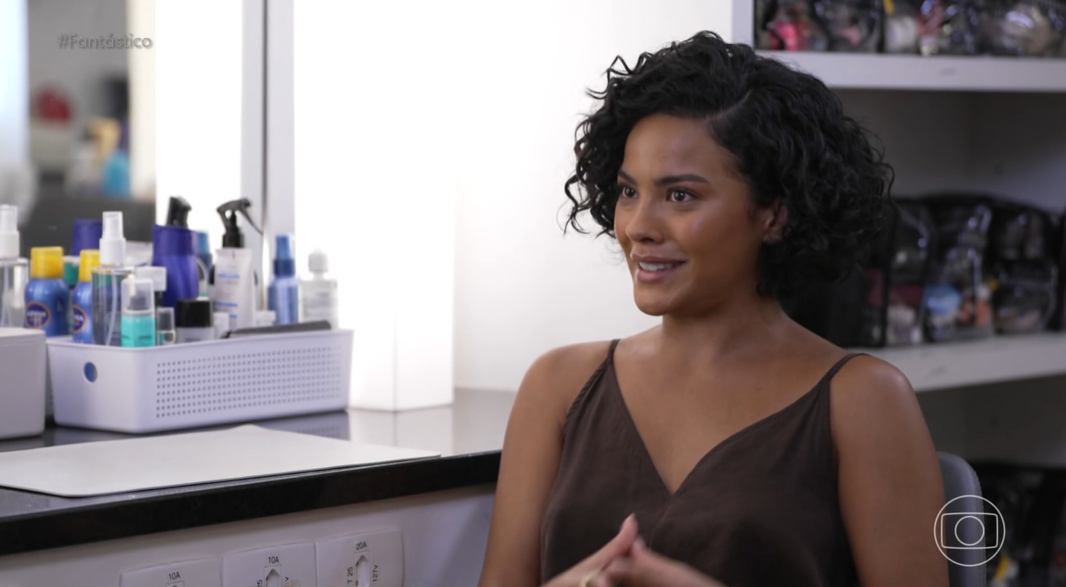 Bella Campos se emociona ao falar de Taís Araujo e representatividade: 'Minha inspiração desde pequenininha'