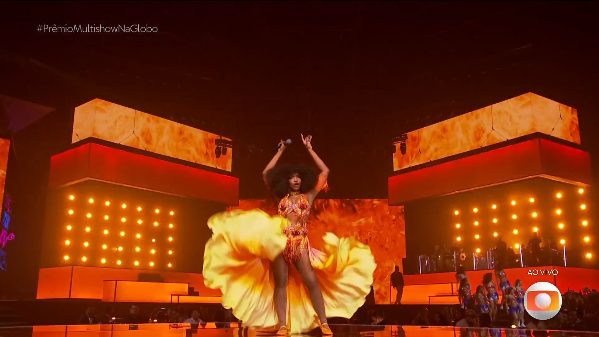 Gaby Amarantos improvisa e brinca com 'solteirice' de Ivete Sangalo e IZA