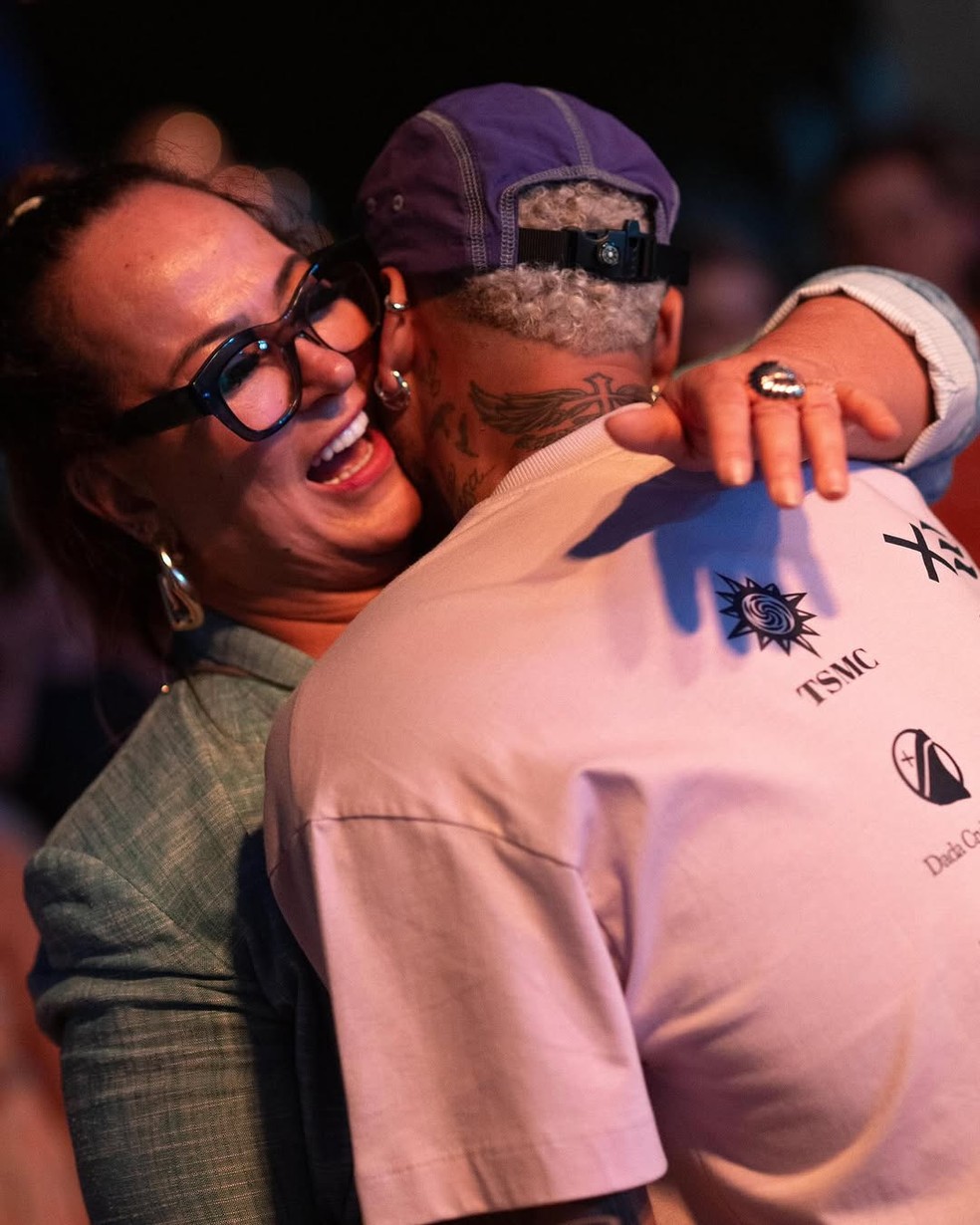 Neymar posta foto com a mãe — Foto: Reprodução