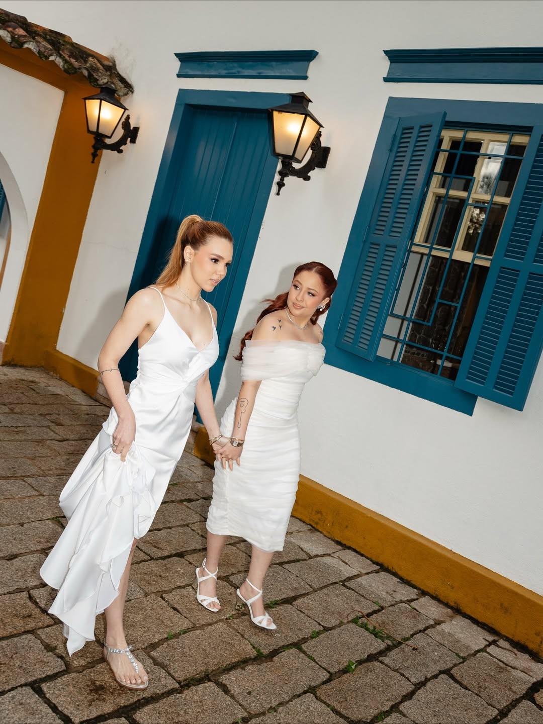 Mari Fernandez mostra ensaio 'pre wedding' com Julia Ribeiro um dia antes do casamento