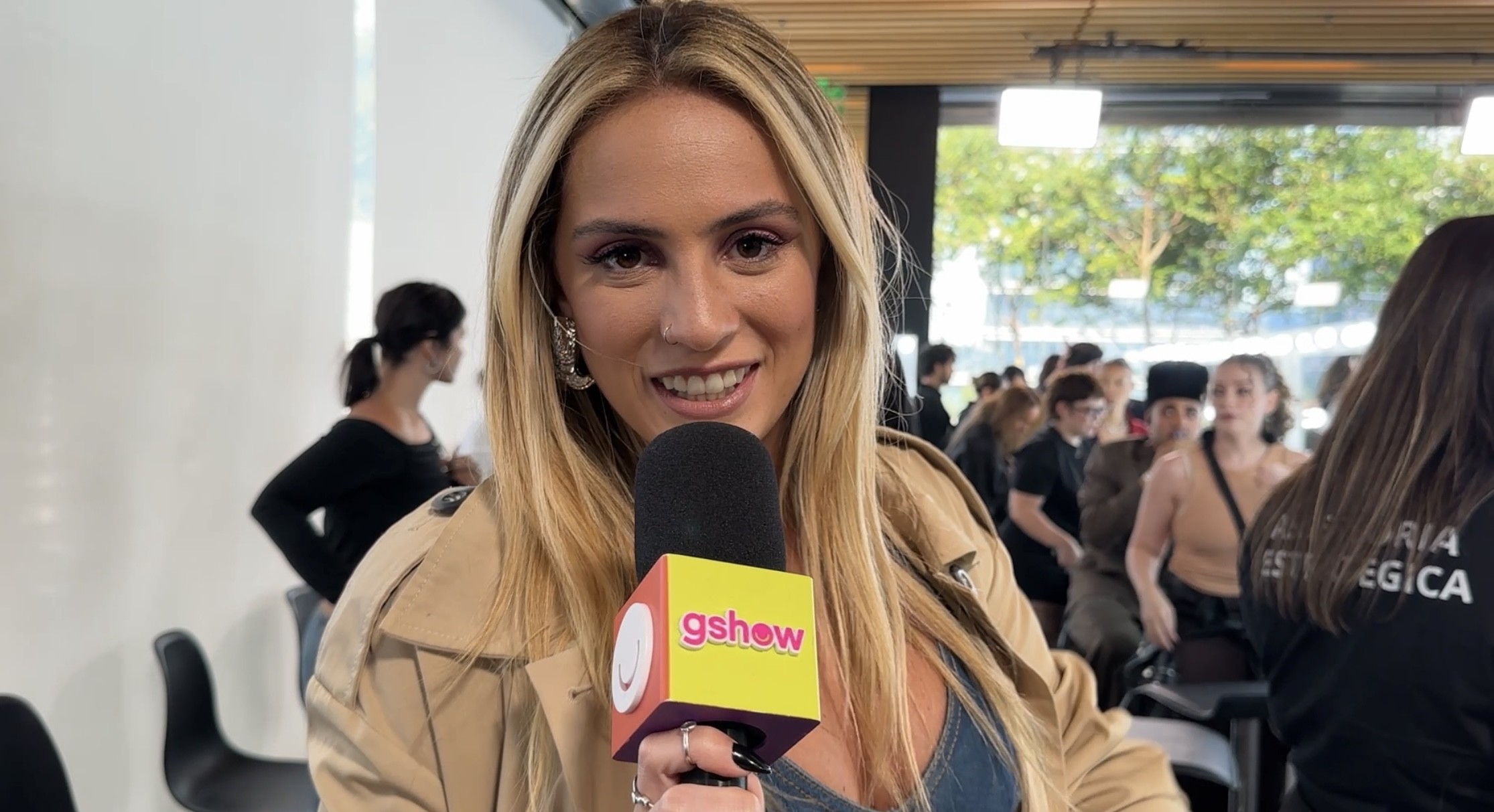 Luisa Perisse invade bastidores do SPFW e mostra tudo o que rola por trás dos desfiles