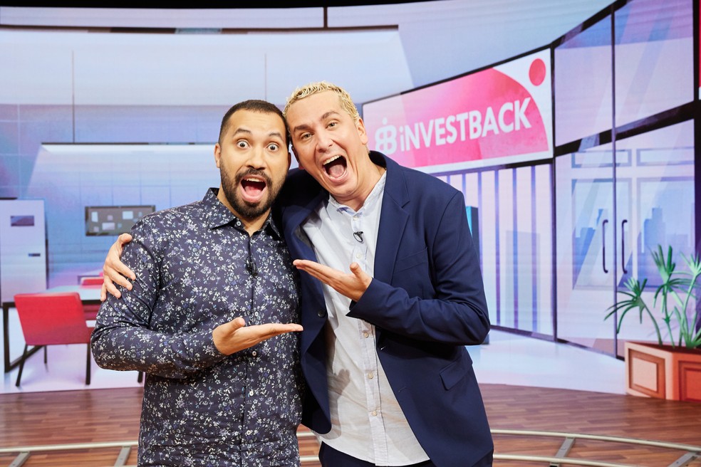 Rafael Portugal recebe Gil do Vigor no Portugal Show — Foto: Juliana Coutinho/Multishow