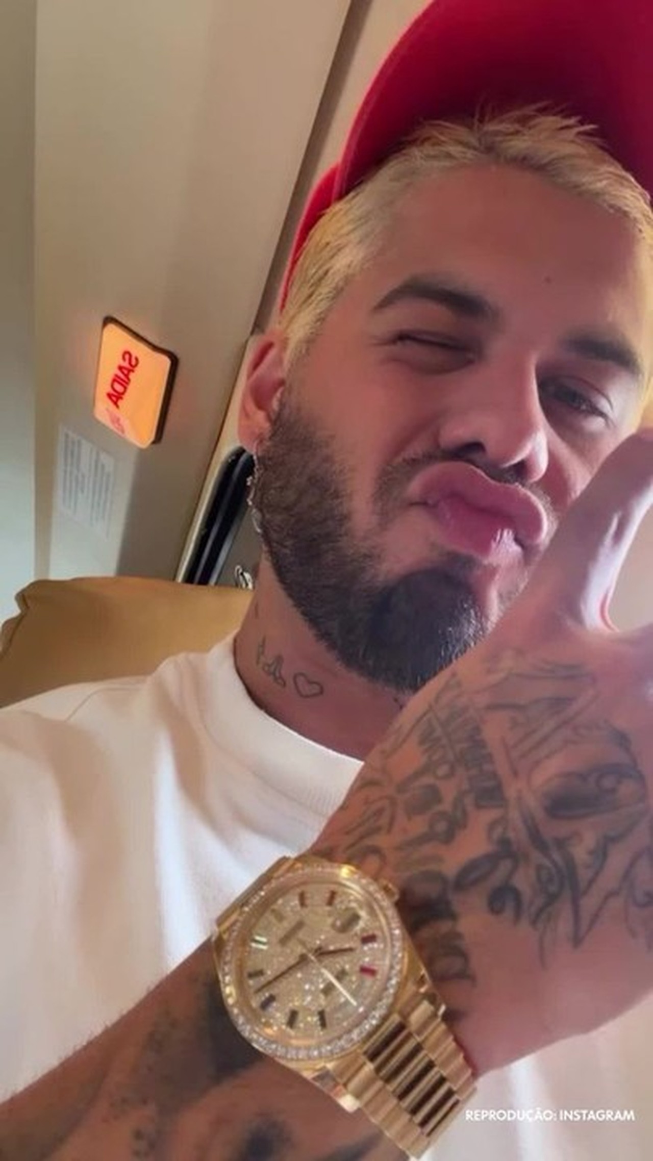 Zé Felipe escolhe relógio avaliado e mais de meio milhão em viagem com os filhos