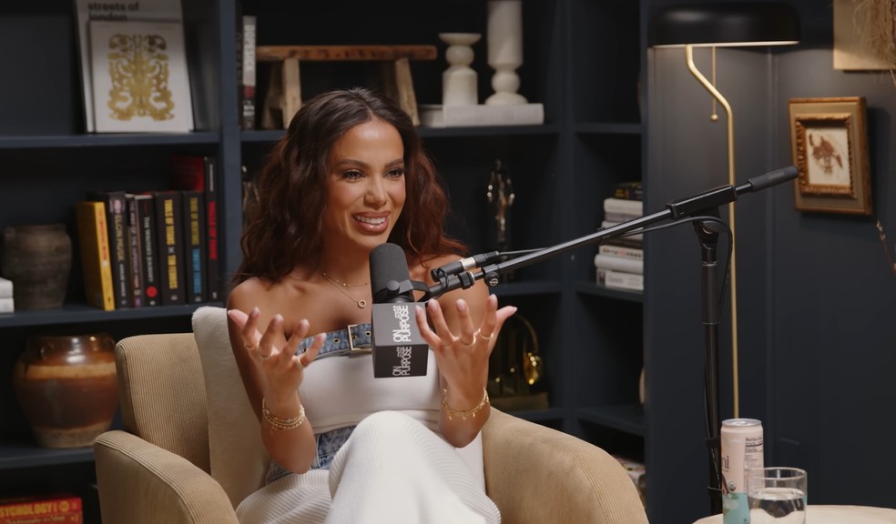 Anitta fala sobre métodos anticoncepcionais em podcast — Foto: reprodução