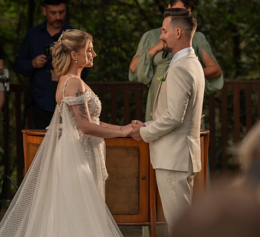 Isabel Veloso e Lucas Borbas se casam — Foto: Reprodução/Instagram