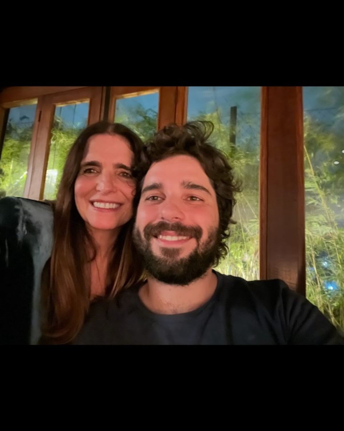 Dia das Mães: Malu Mader aparece ao lado dos filhos e da enteada em homenagem feita por Tony Bellotto