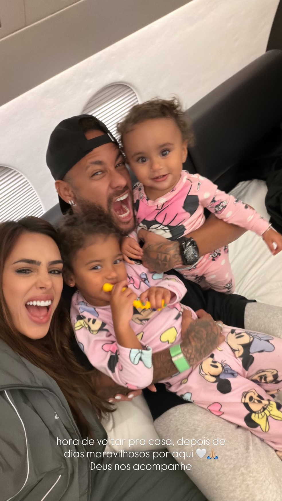 Neymar e Bruna Biancardi retornam ao Brasil após eliminação da Seleção na Copa do Mundo — Foto: Reprodução do Instagram