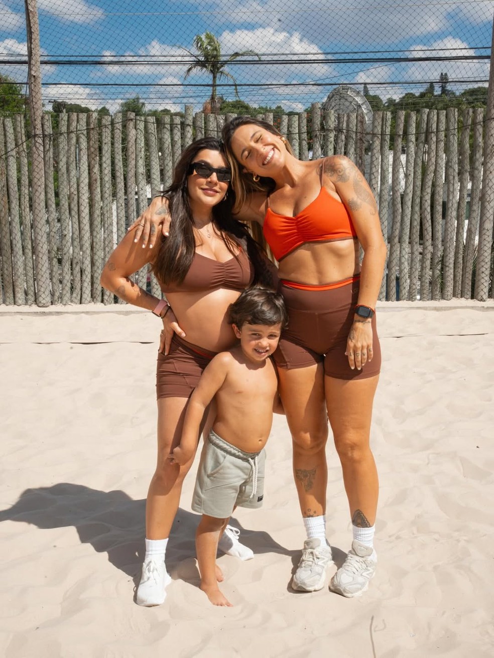 Lauana Prado com a noiva, Tati Dias, e o filho desta, Bento — Foto: Reprodução/Instagram