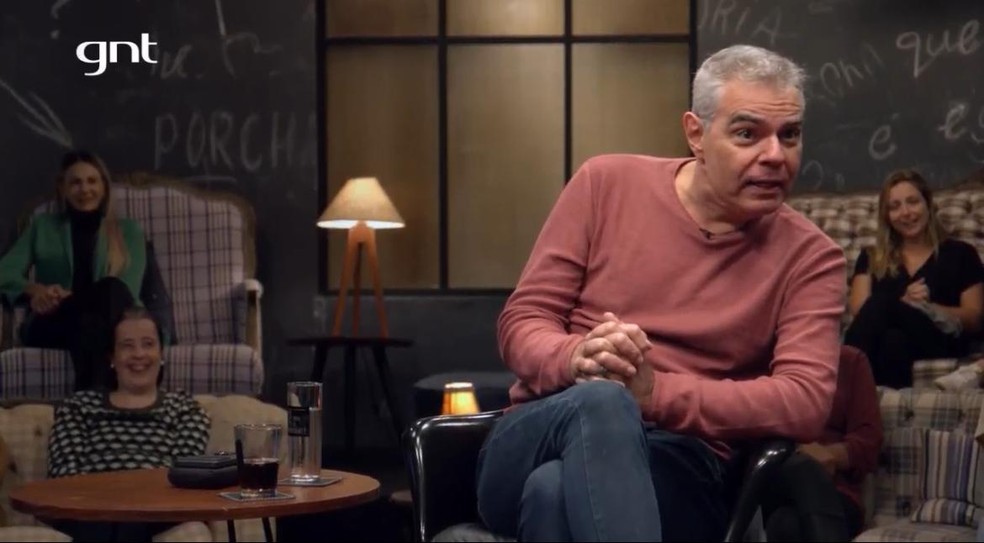 Nizo Neto detalha operação espiritual com medium de Chico Buarque e Tom Jobim no Que História É Essa, Porchat? — Foto: GNT