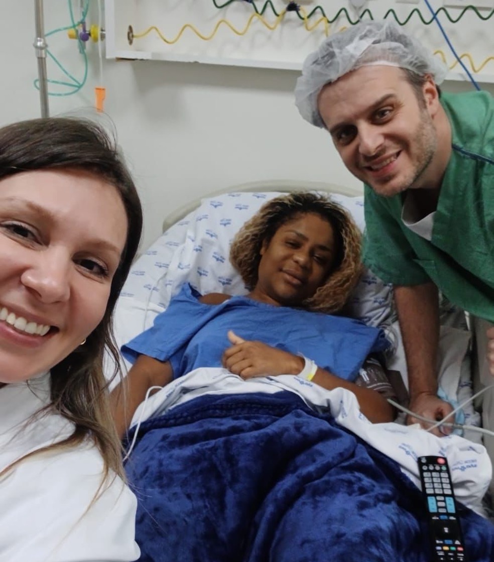 Cariúcha se recupera após cirurgia para remoção de 17 miomas em seu útero — Foto: Divulgação
