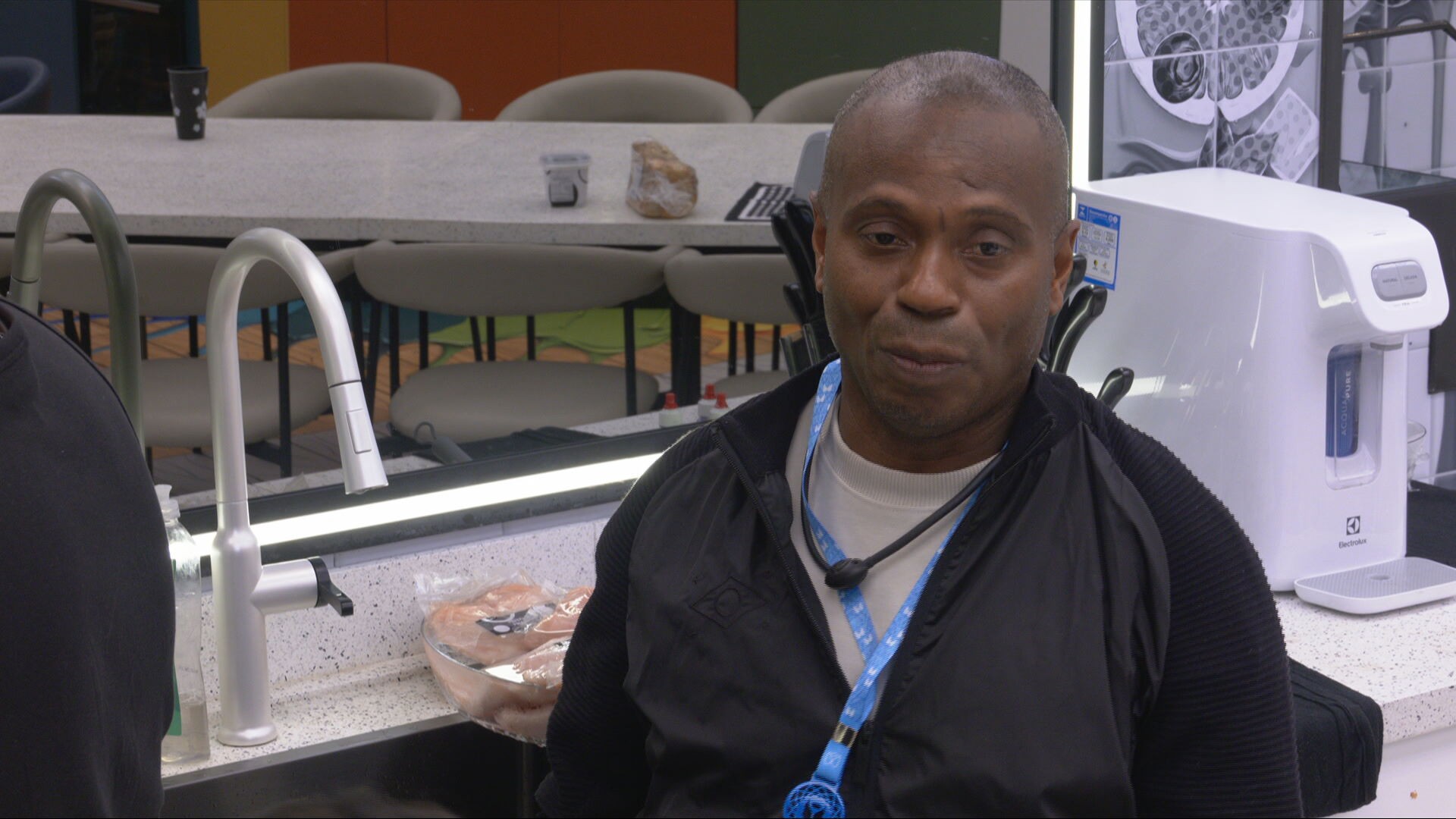 Em último Raio-X no BBB 26, Edilson lamentou saída de aliadas, mas disse seguir positivo no jogo