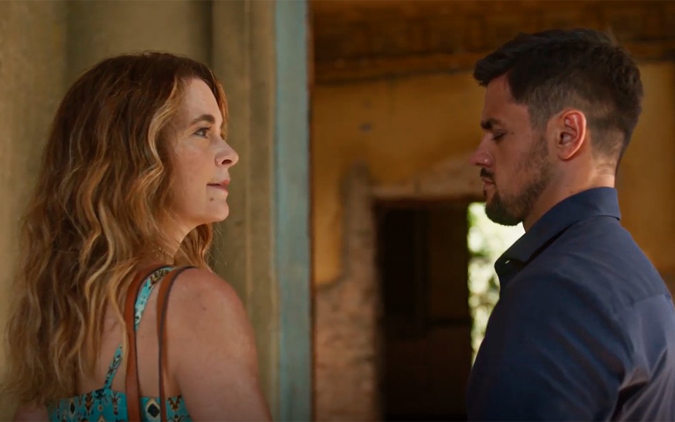 Filipa entra na imaginação de Danilo em Dona de Mim — Foto: Globo