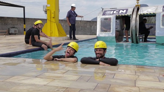 Cauã Reymond e Maria Casadevall fizeram treinamento de resgate em preparação de 'Ilha de Ferro'; confira vídeo