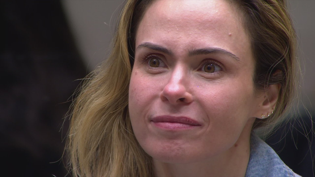 Participantes choram ao ver Milena tocando a mãe no BBB 26: 'Imagina o coração'