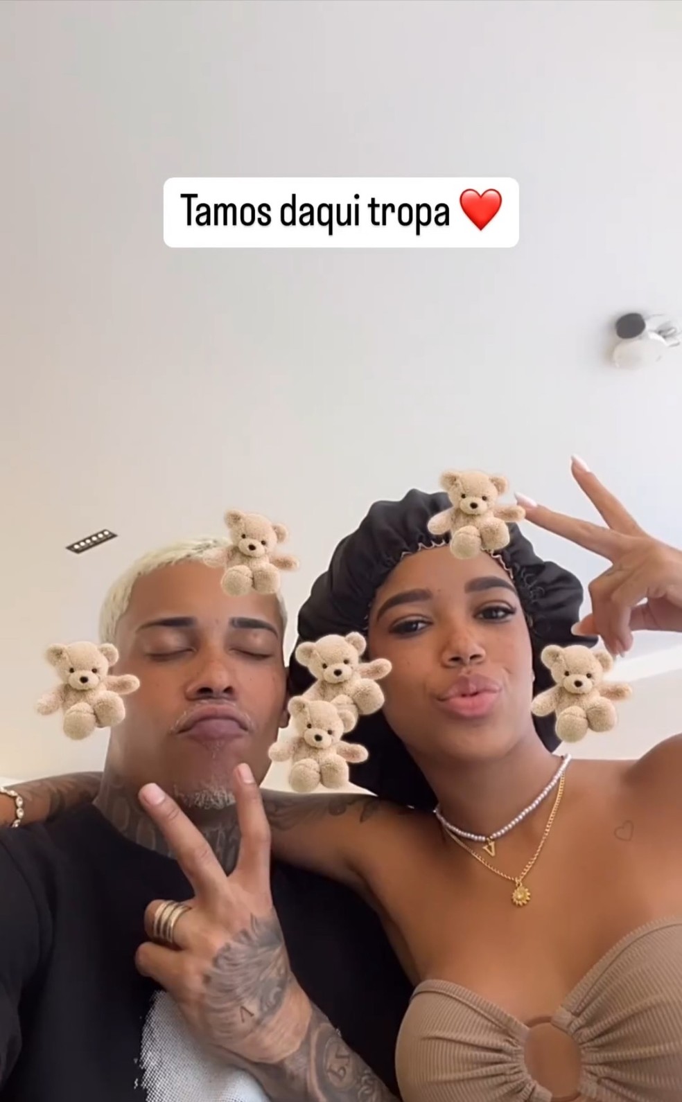 MC Poze do Rodo e Viviane Noronha postam foto após operação da Polícia Civil — Foto: Reprodução