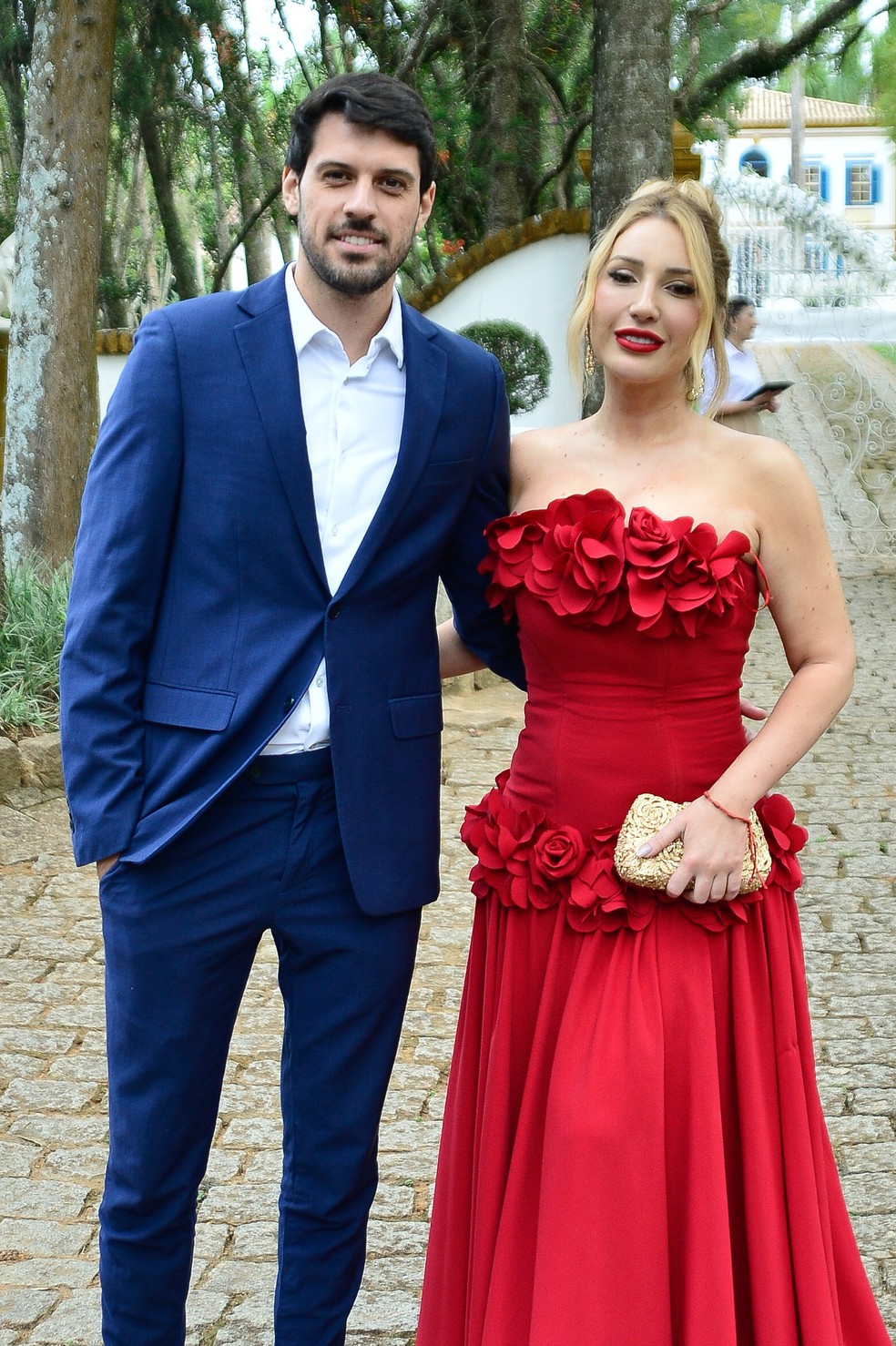 Ex-BBB Amanda Meireles e namorado prestigiam casamento de Jakelyne Oliveira e Mariano — Foto: Agnews