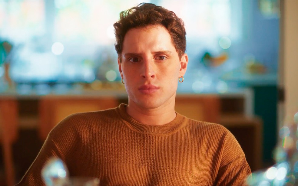 Esteban volta e desmascara Eduarda em Coração Acelerado — Foto: Globo