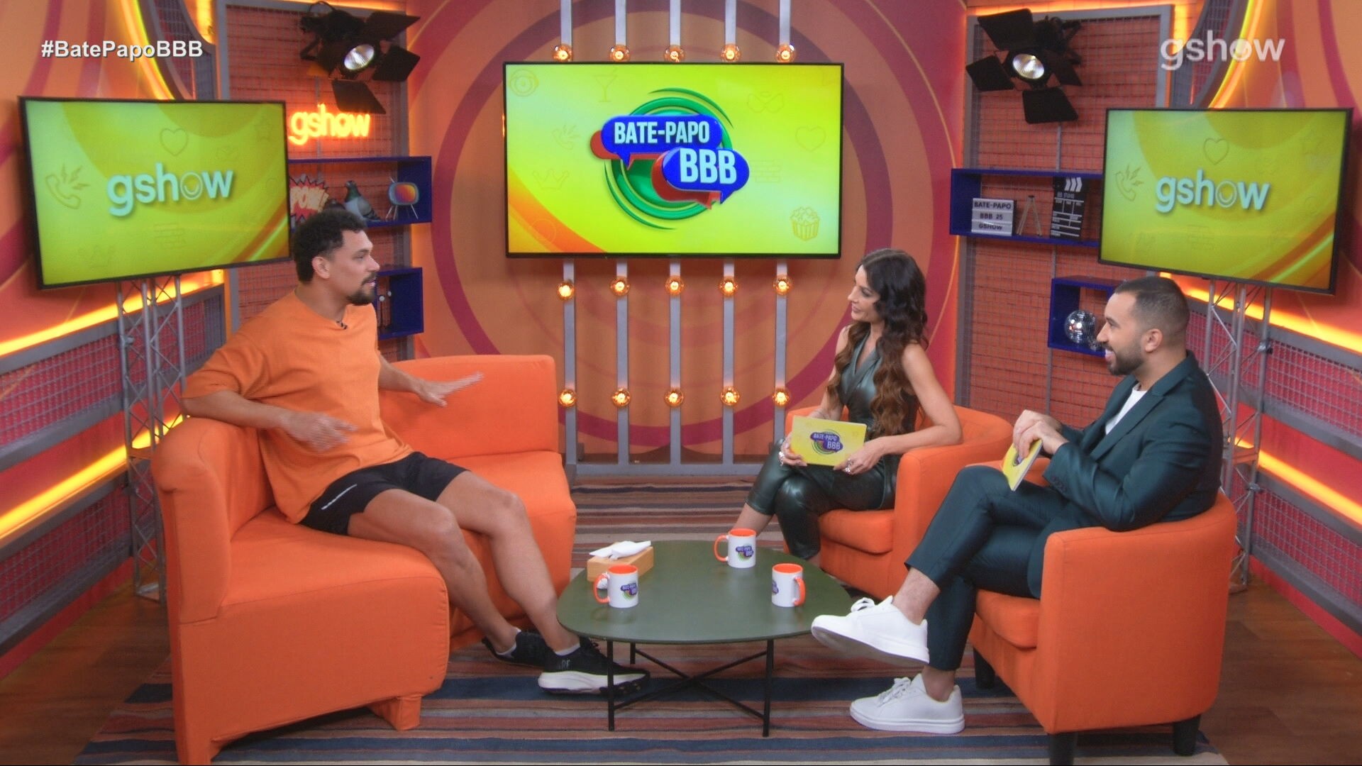 Vinícius explica superstição da camisa laranja: 'Lembraram de mim'