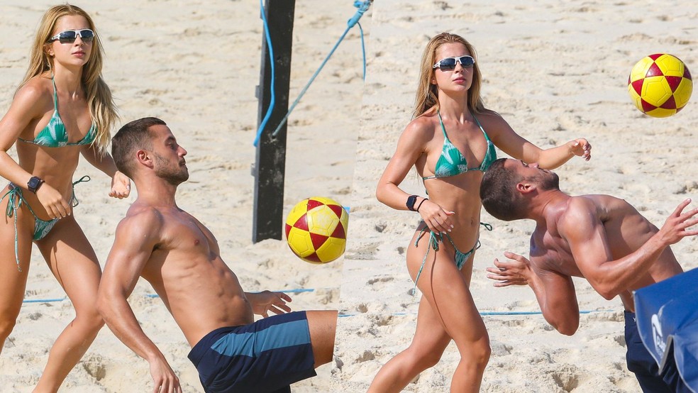 Jade Picon se exercita na praia com André Lamoglia | Gshow
