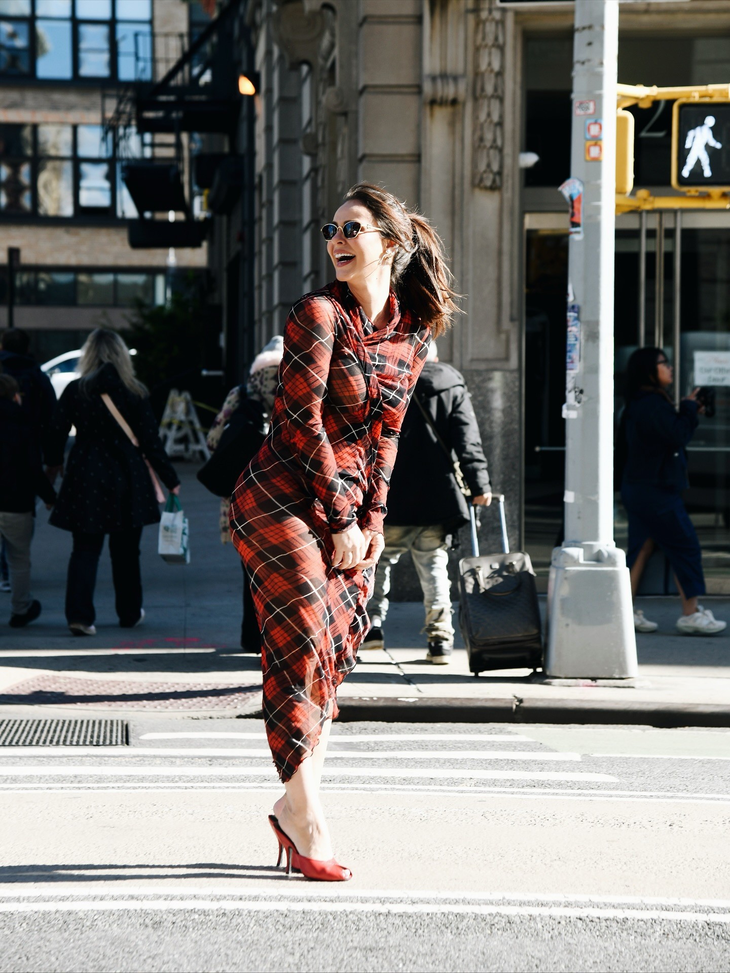 Paolla Oliveira abre álbum de fotos em Nova York