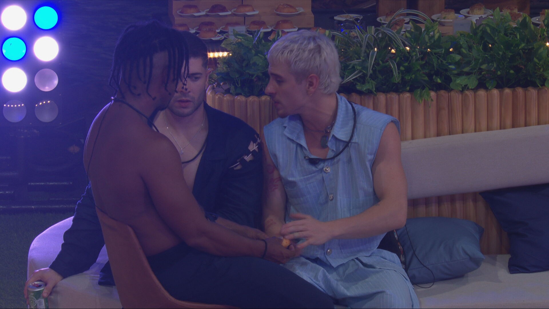 Juliano Floss chama sister de 'falsa' e reclama: 'Maior planta desse jogo'