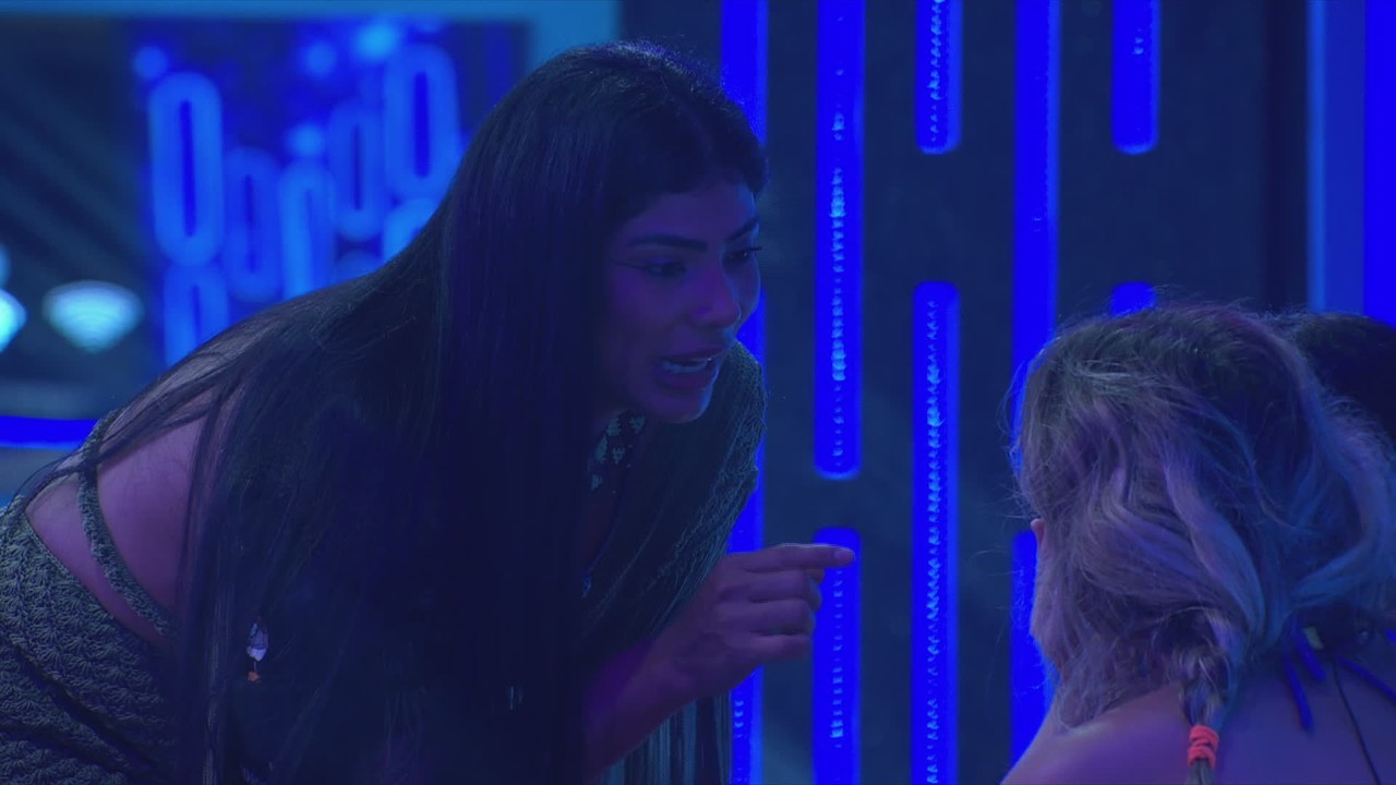 Marciele interrompe conversa entre Gabriela e Samira e dispara: 'Jeito angelical, mas é nota de três reais'