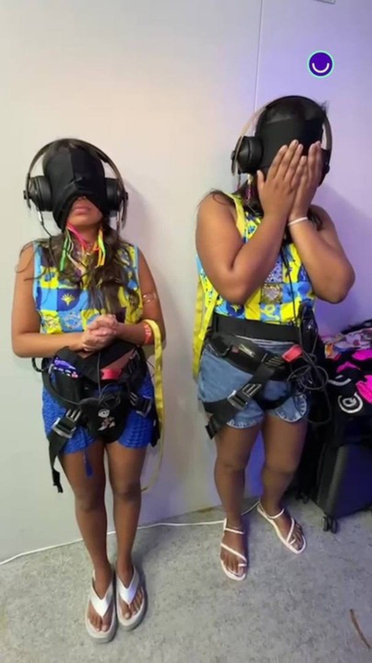 Gabriela e Chaiany chegam ao destino de prêmio especial para curtir o carnaval