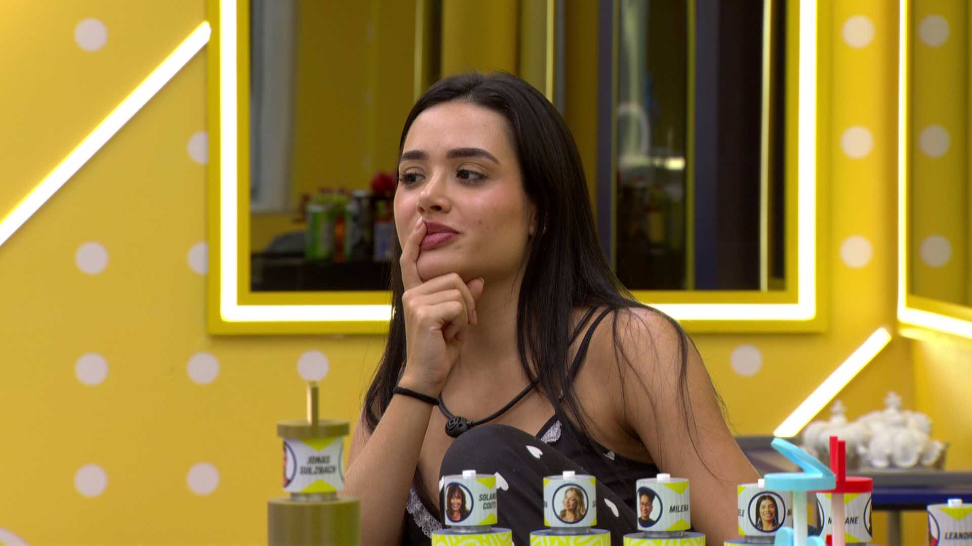 Jordana faz proposta e fecha 'combinado' com Alberto Cowboy: 'Estamos na linha de tiro'