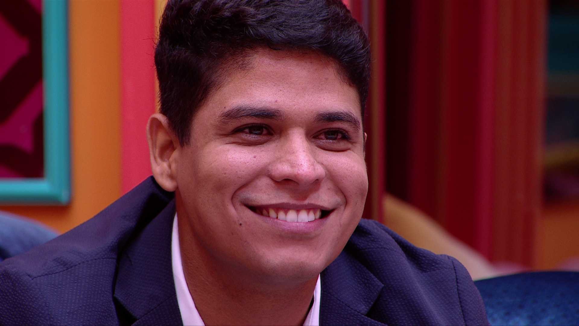 Guilherme fica em segundo lugar no BBB 25 com 43,38% dos votos