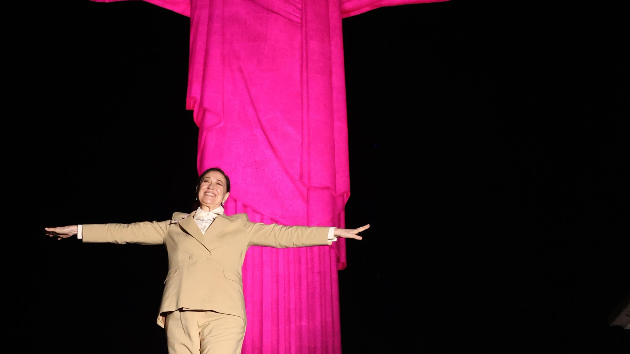 Lilia Cabral é nomeada madrinha do Outubro Rosa no Cristo Redentor, no Rio