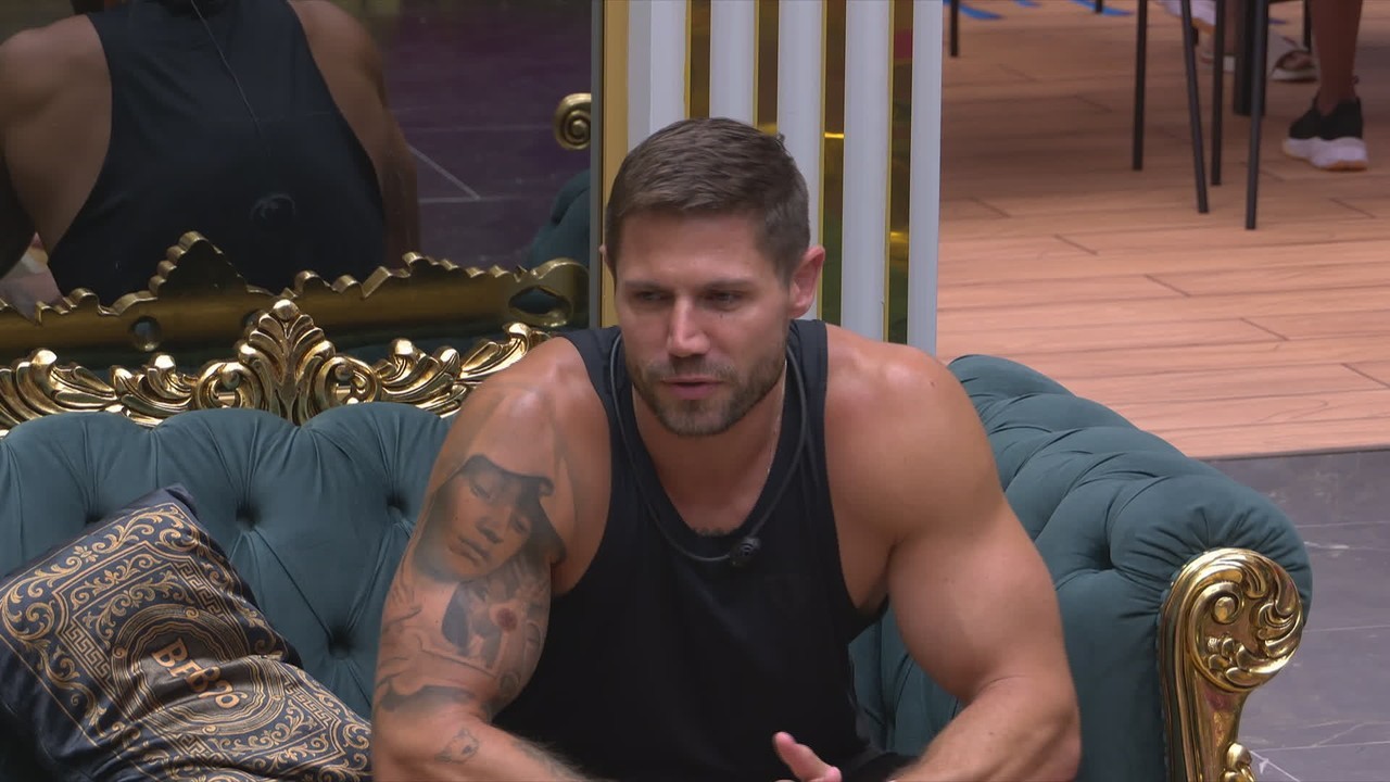 Jonas Sulzbach relembra situação envolvendo Mari Gonzalez e Manu Gavassi: 'Tentou o programa inteiro'