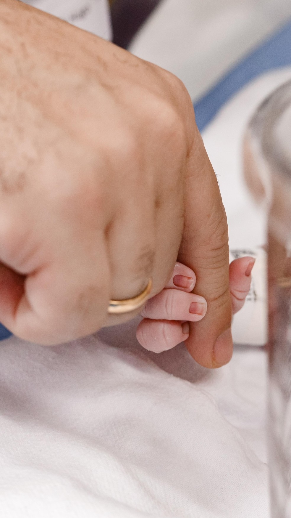 Nasce Elisa, filha do cantor Victor Hugo — Foto: Duda Melo; Reprodução/Instagram