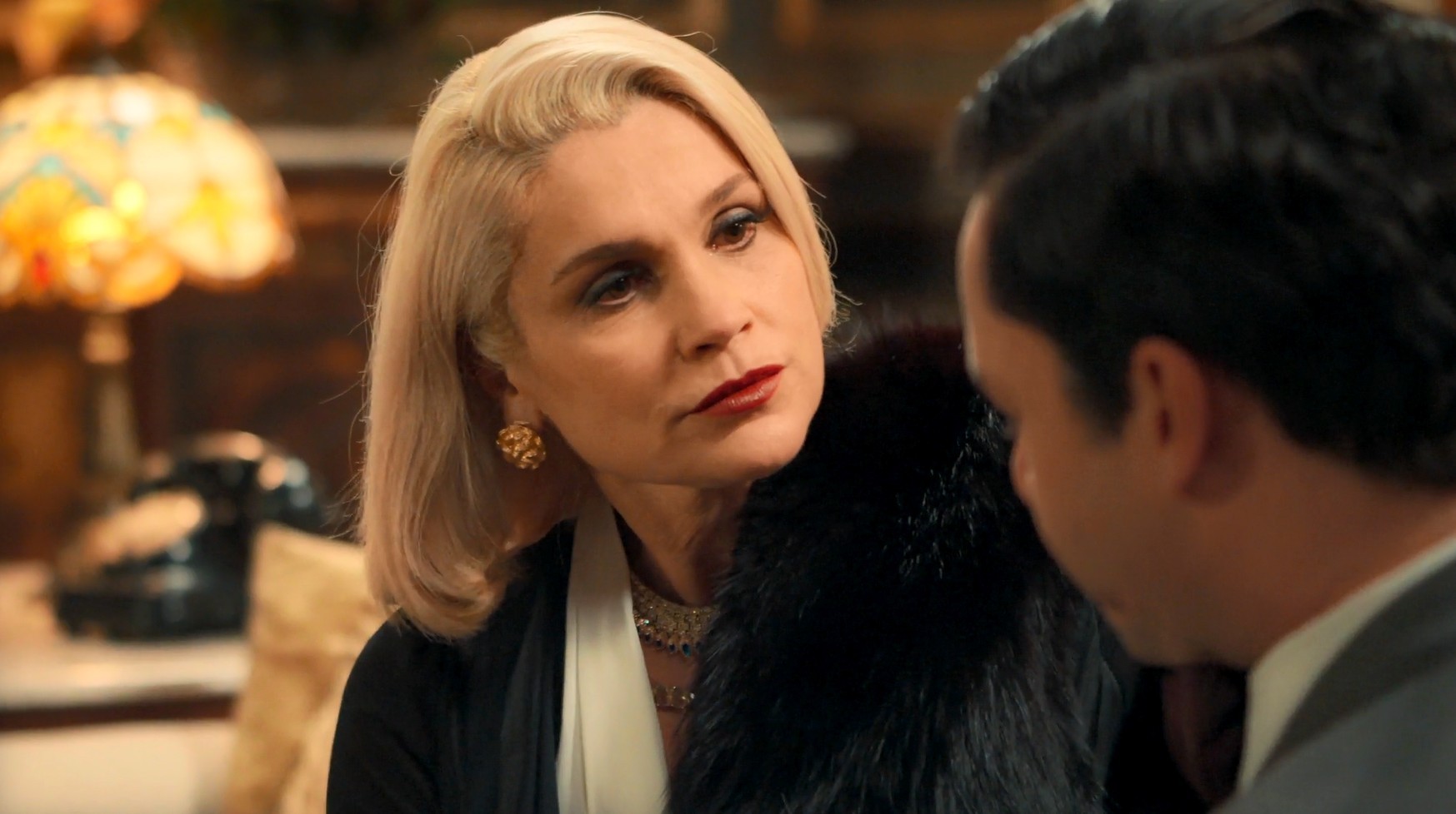 Êta Mundo Melhor!: Sandra acolhe Celso e promete resolver 'problema'