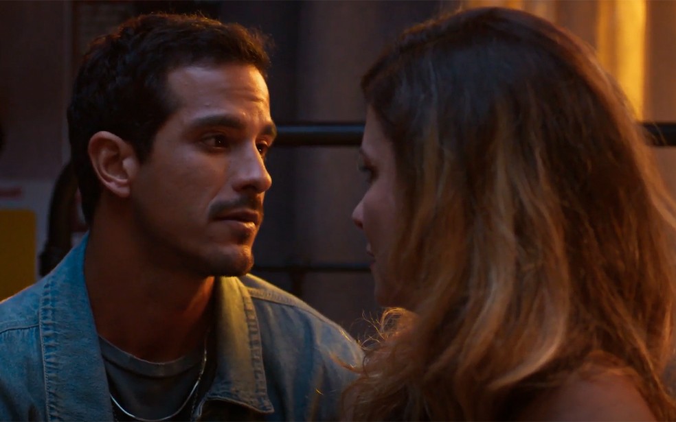 Jaques relembra passado com Olívia em Dona de Mim — Foto: Globo