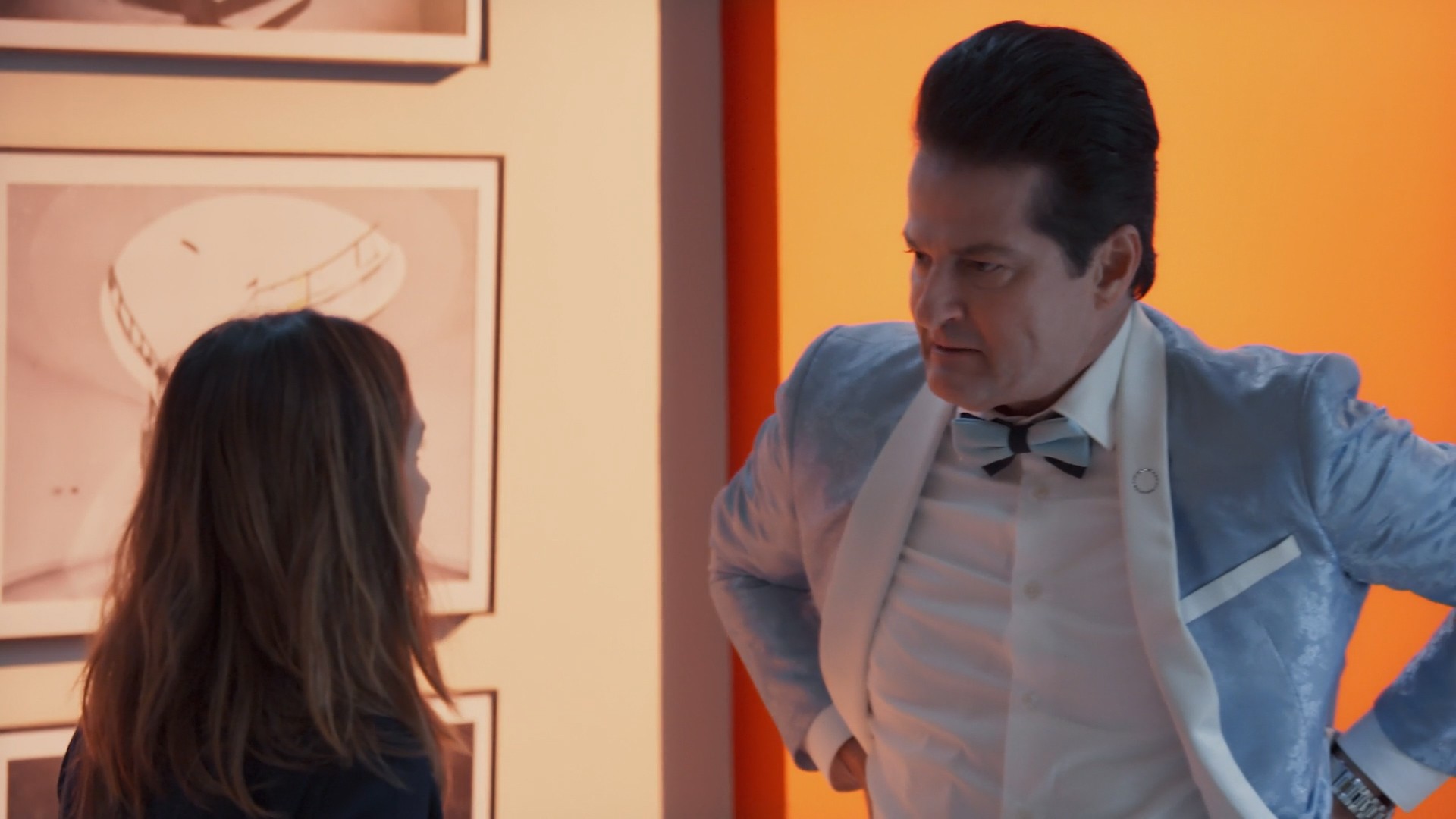 Em Três Graças, Crô desmascara Lucélia: ‘Sua vigaristazinha’