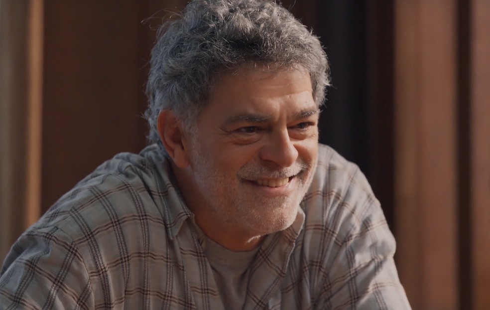 gshow em Três Graças: Rogério se alia a Zenilda e dá início à vingança contra Ferette — Foto: Globo