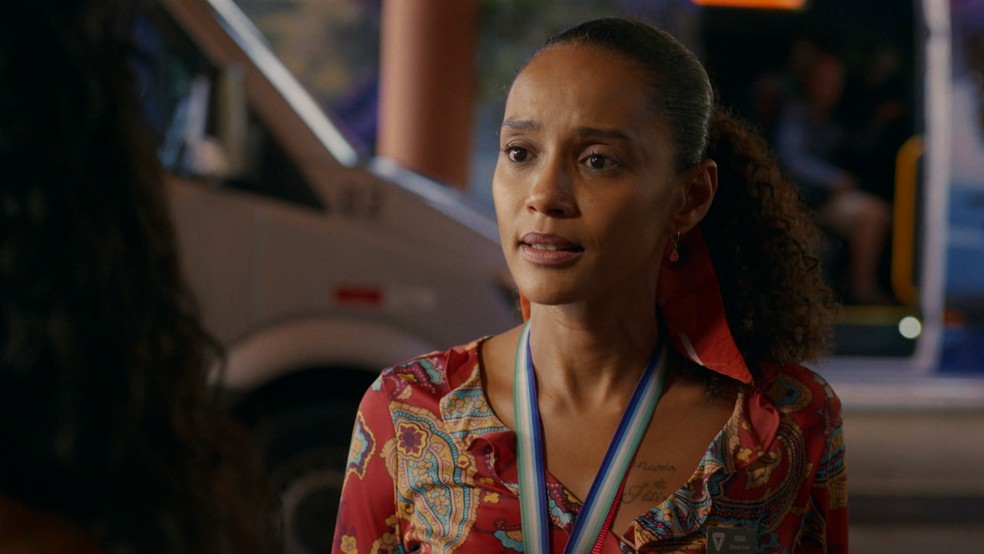 Em Vale Tudo, Raquel é humilhada pela filha, Maria de Fátima — Foto: Globo