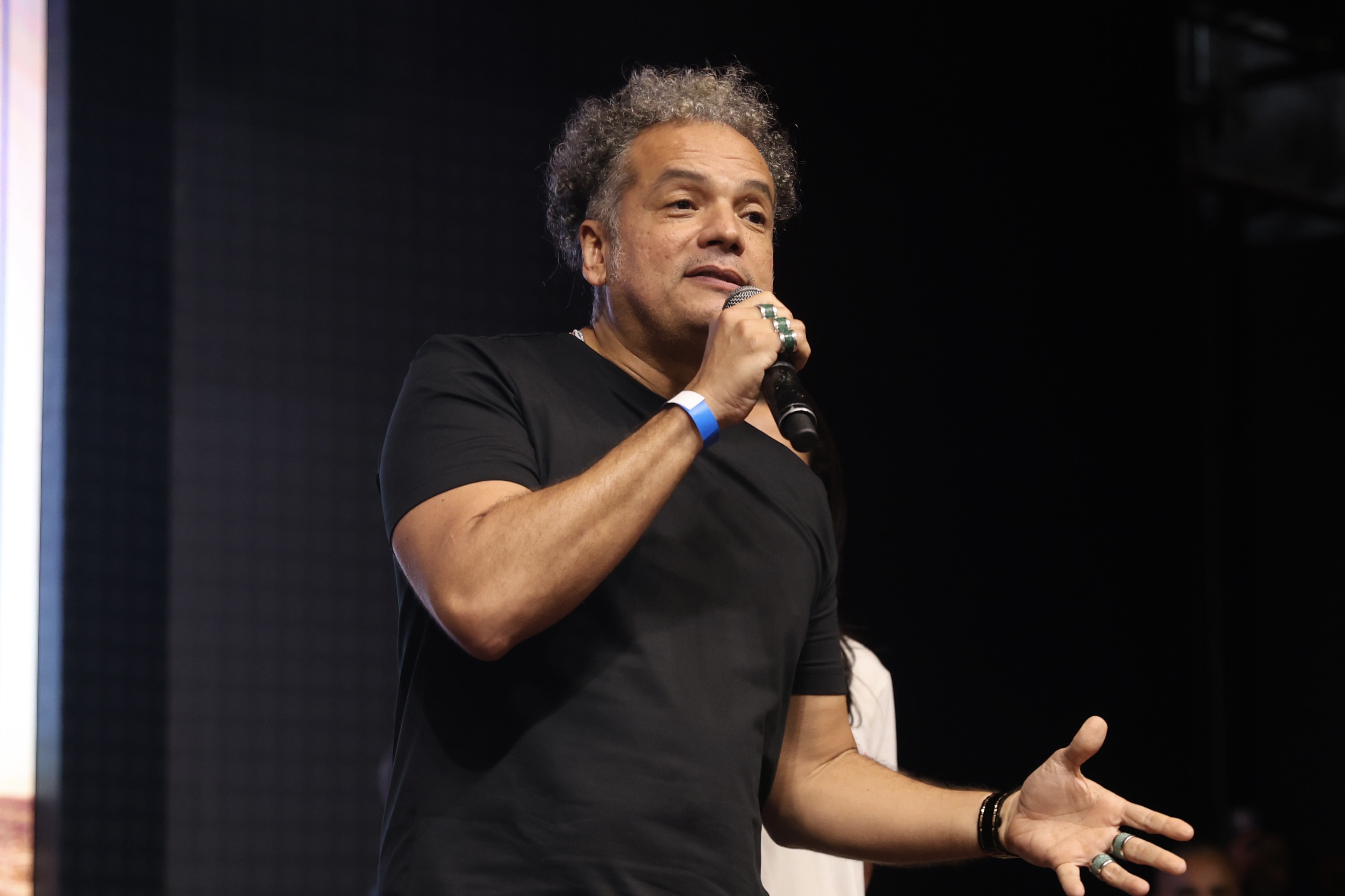 Vice-presidente do Rock World diz que Elton John era 'sonho antigo’ e comenta repetição de atrações