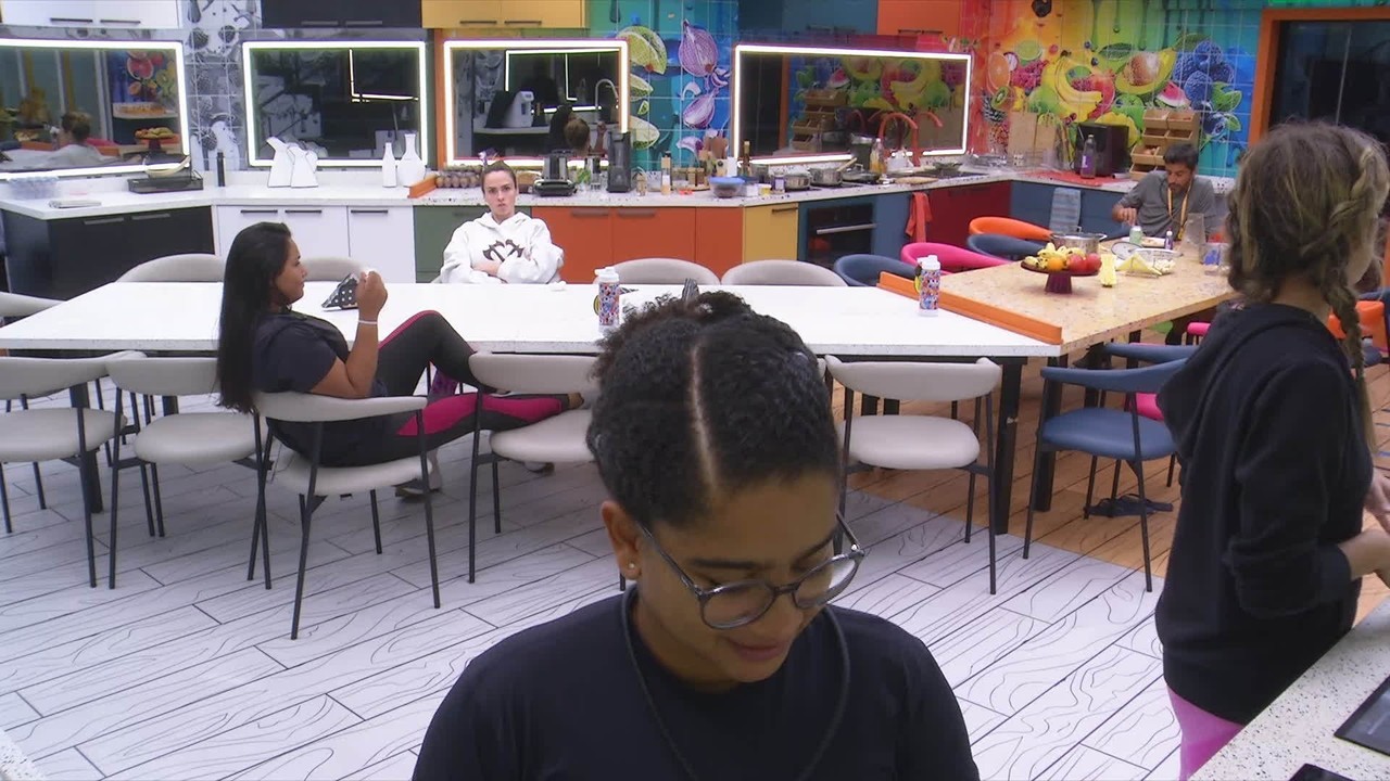 Milena reage com ironia e chama Jonas Sulzbach de 'bom moço': 'Muito fácil falar'