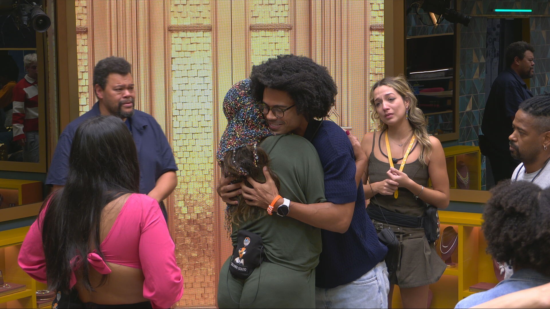 Babu Santana e Samira choram com Eliminação falsa de Breno