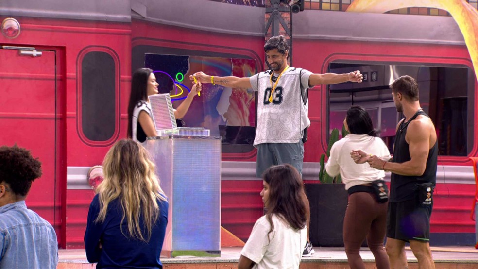 Alberto Cowboy monta seu VIP, após conquistar nova liderança no BBB 26 — Foto: Globo 