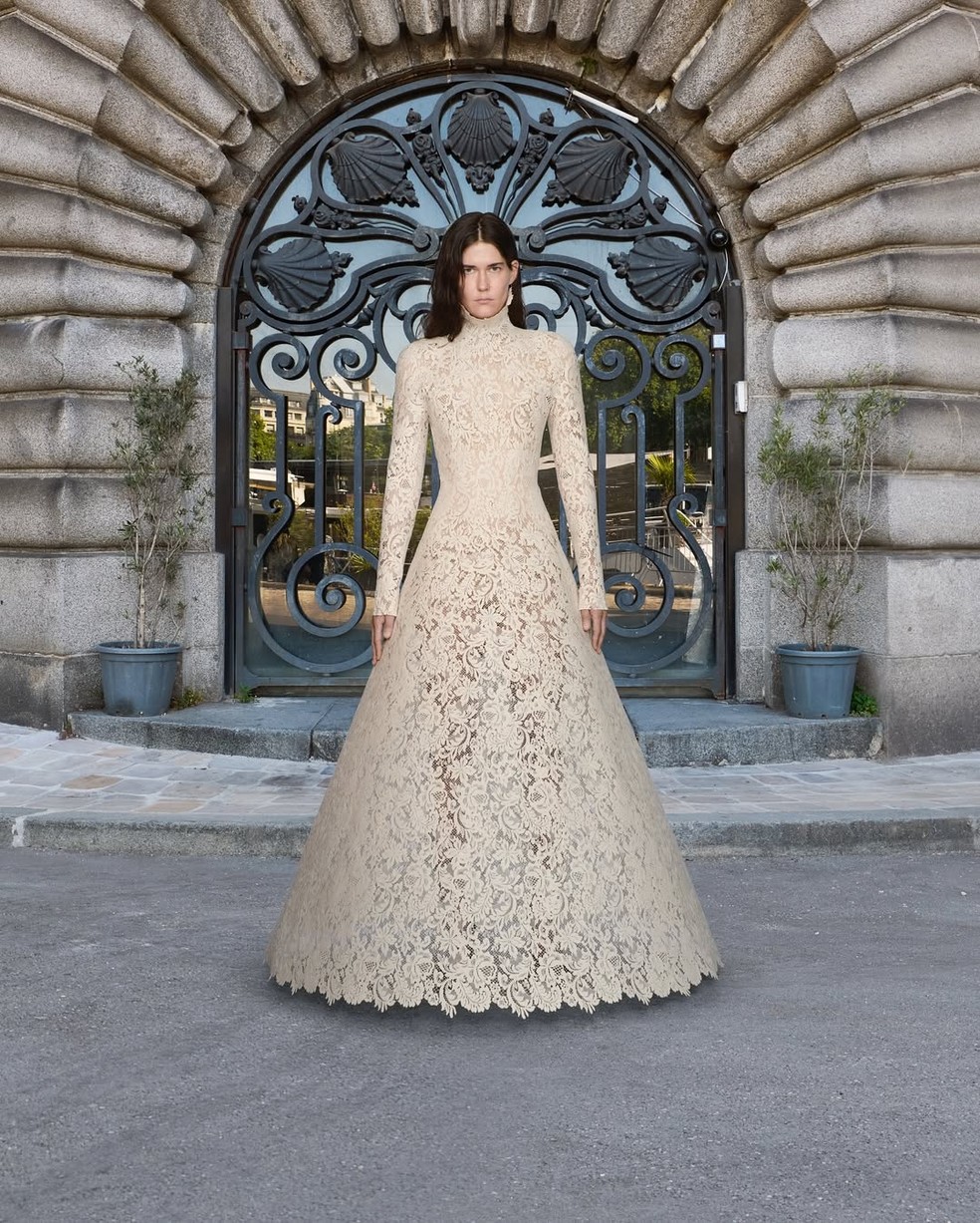 Demna se despede da Balenciaga com desfile afetivo e recado sobre