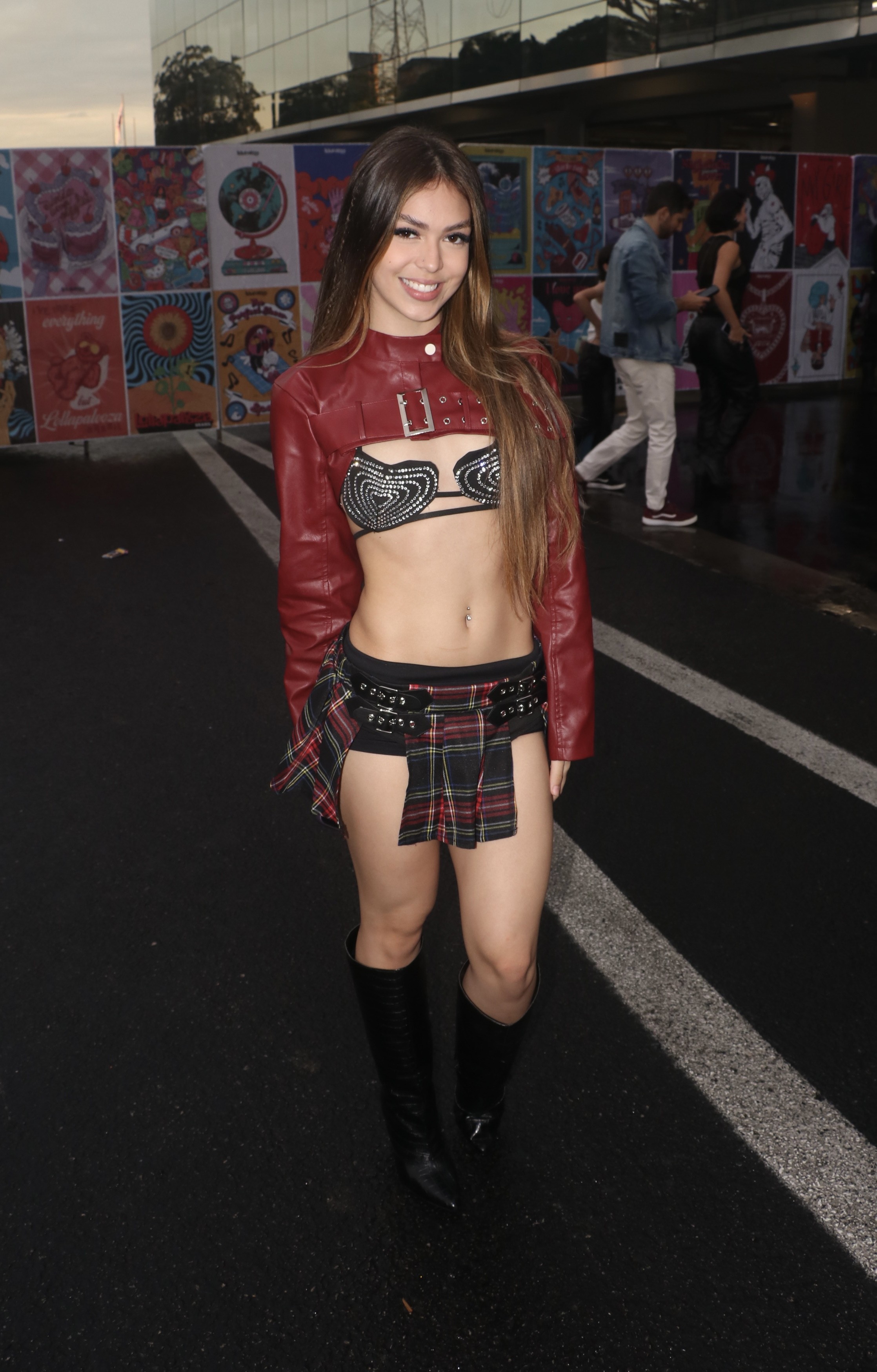 Lollapalooza 2025: Melody vence enquete de melhor look no 1º dia