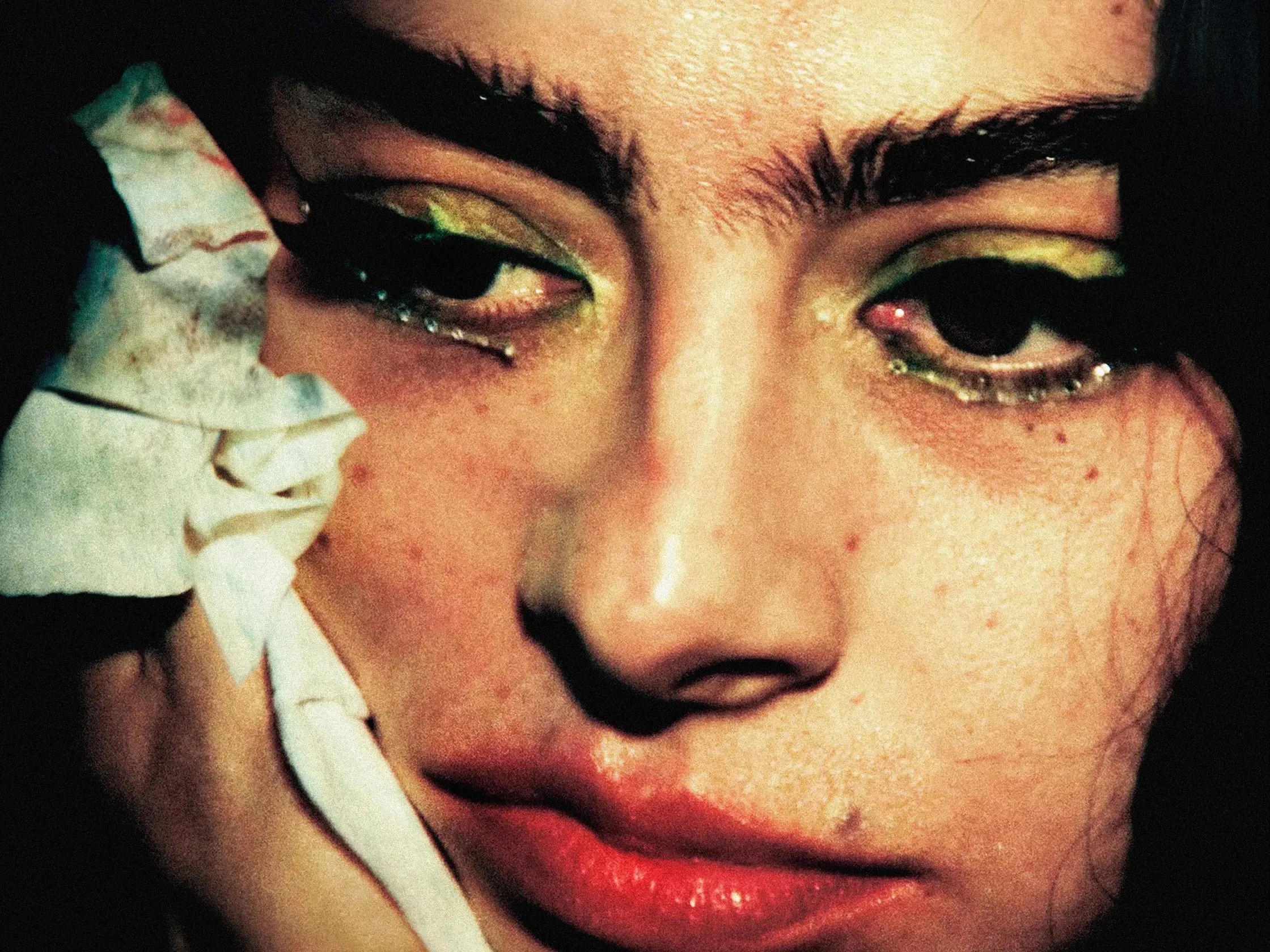 Diretor de ‘The Moment’ exalta Charli XCX e Kylie Jenner: 'Simplesmente fantásticas'