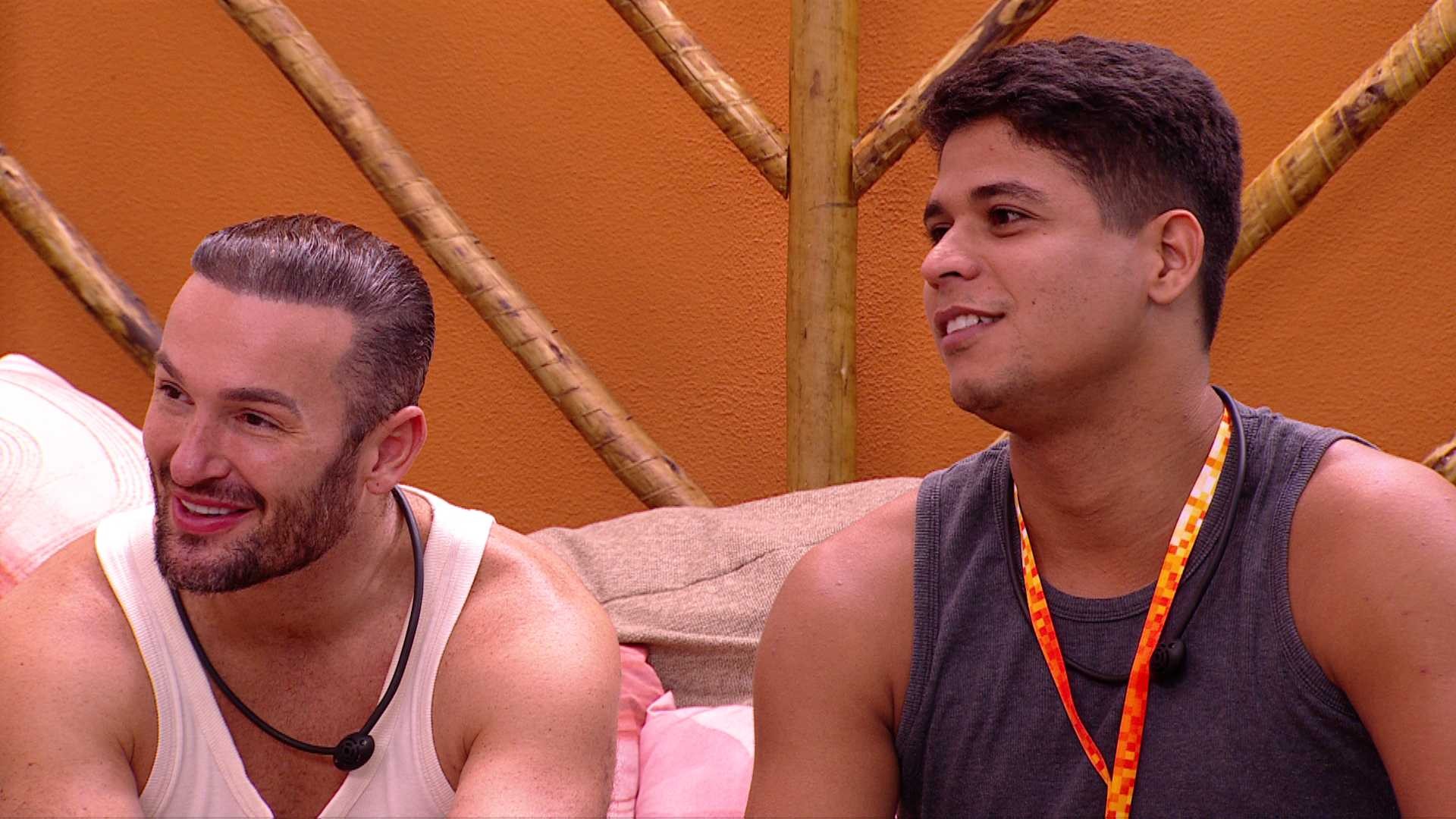 Guilherme conta para aliados descoberta sobre Central do Líder: 'Mostra aqui fora'